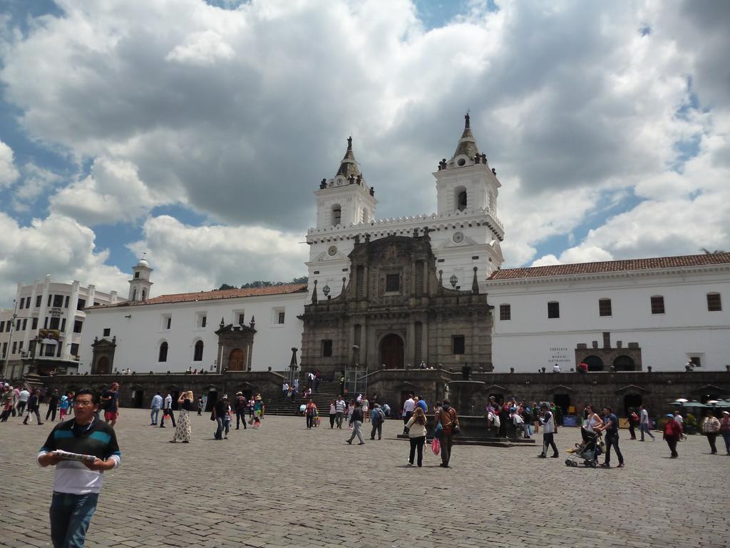 Апартаменти Departamento Quito Historico Номер фото